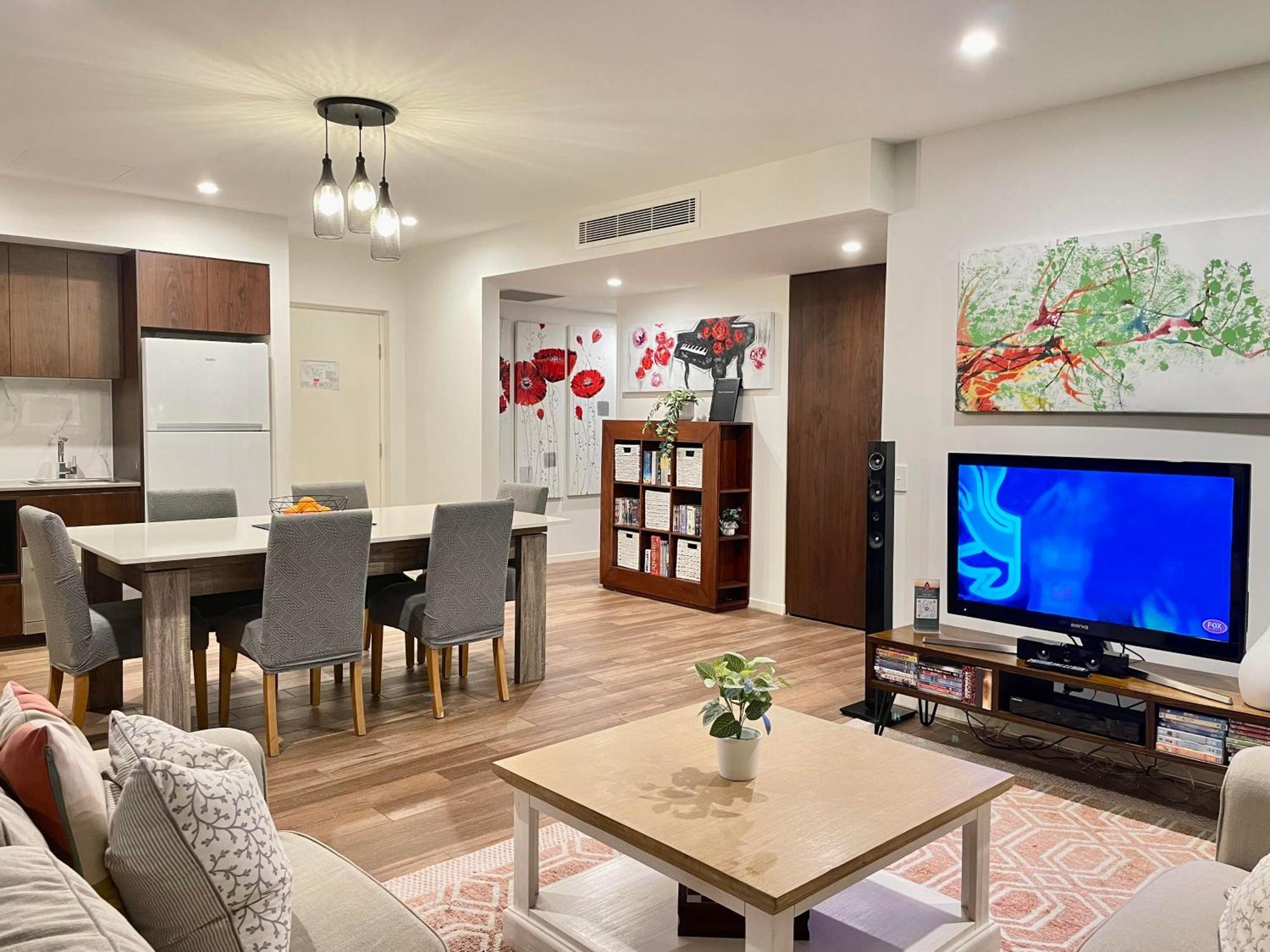 Altitude On Montville Ruang foto A typical apartment at The Residence