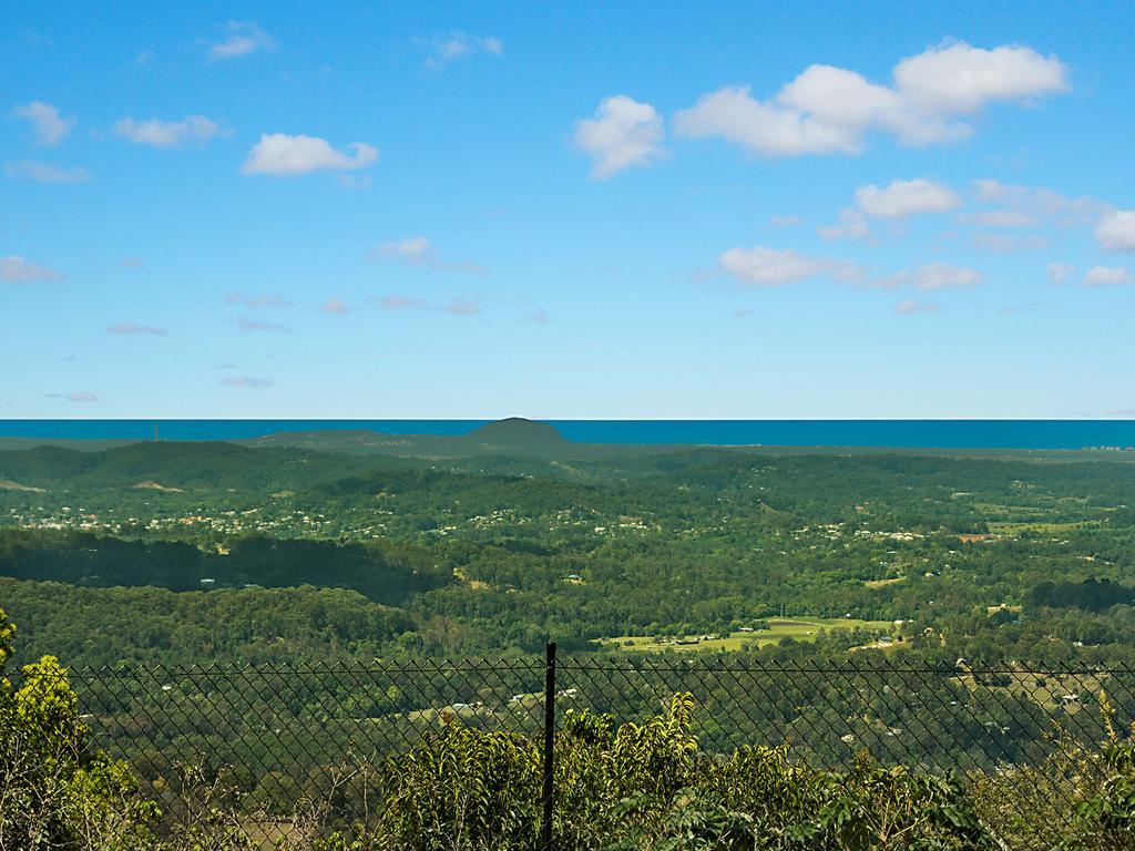 Altitude On Montville Bagian luar foto View from the summit of Mount Coolum
