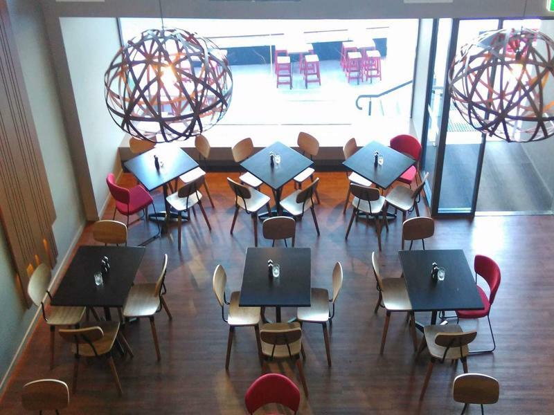 Altitude On Montville Bagian luar foto The interior of a typical café