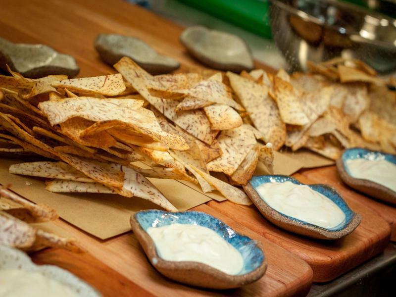 Altitude On Montville Bagian luar foto Baked pita chips