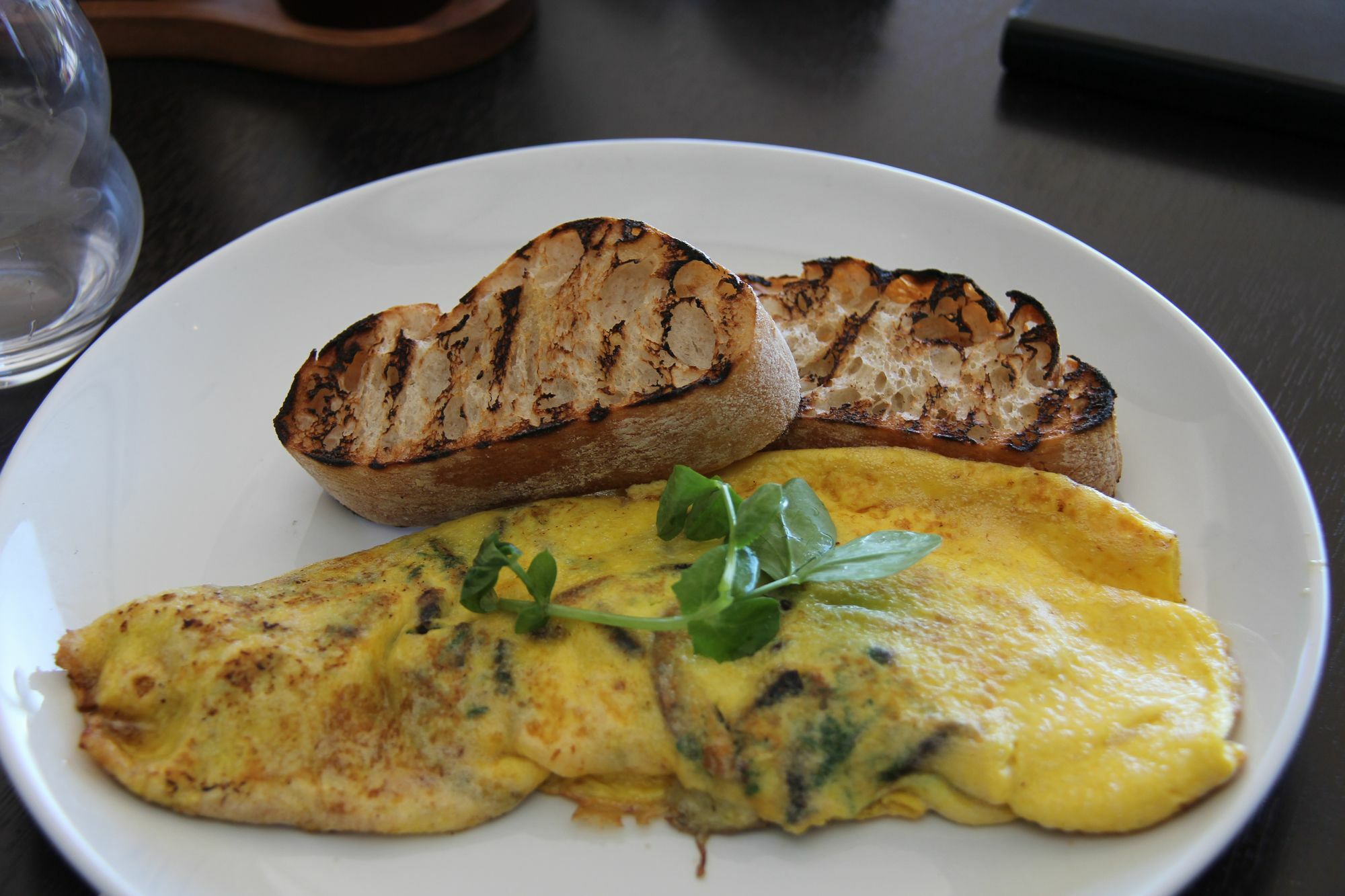 Altitude On Montville Bagian luar foto An omelette with herbs
